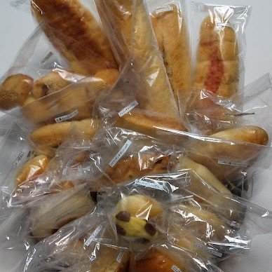 ぷてぃあむーるのパン